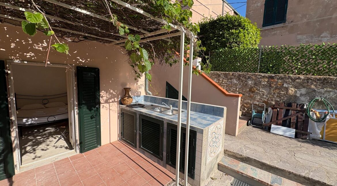 15eae89f-0f84-4b56-b4eb-8b9b4de6bb9b