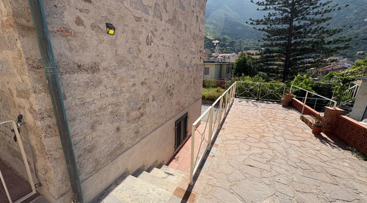 7bb937e6-a543-469d-a347-c3fb620910d3