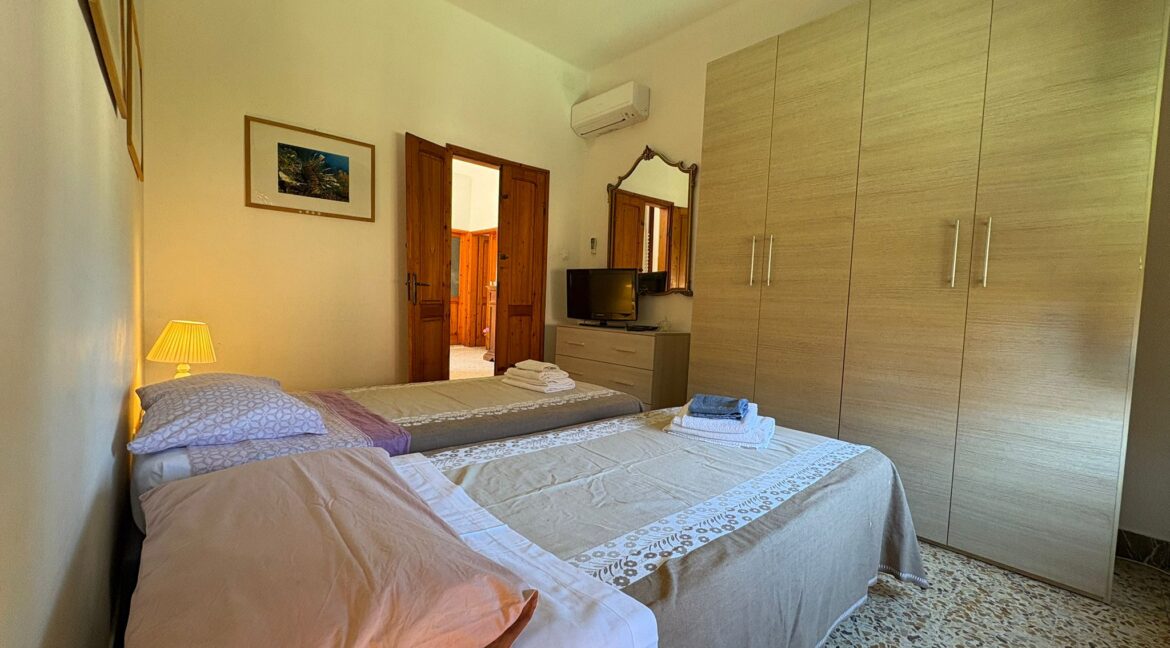 7cc304fd-af9c-48a5-9fdb-704e4729bb3a