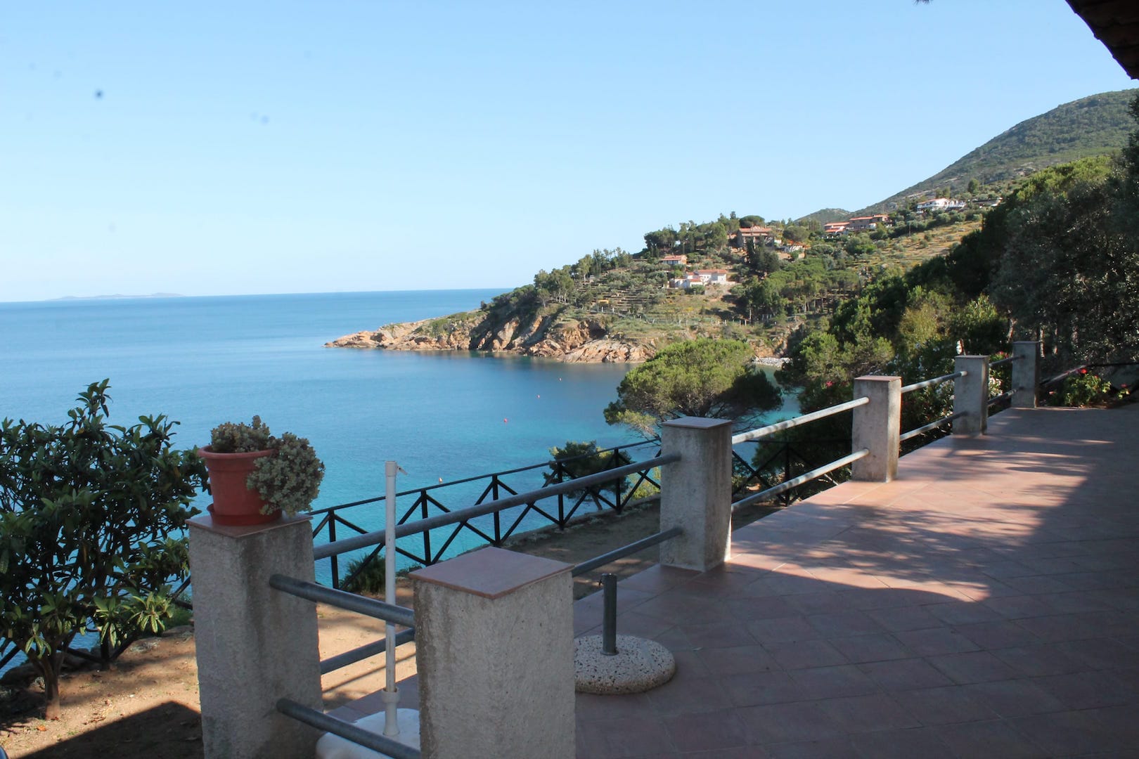 Appartamento vista mare lungo la strada – CIN IT053012C2UNZXLH9Z – rif. TOZZI