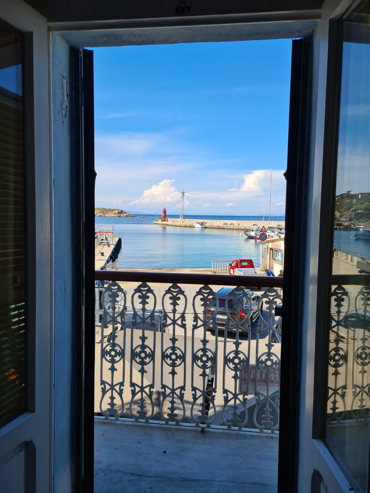 Appartamento sul lungomare di Giglio Porto – CIN IT053012C2YAUFIWFS – rif. SERGIO