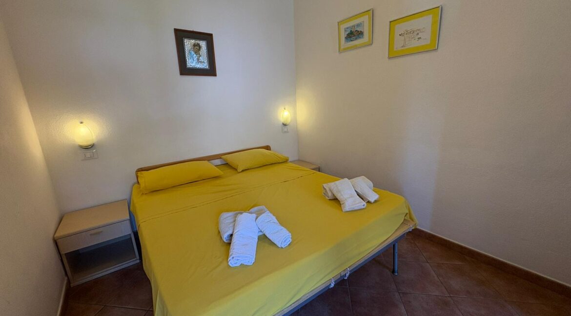 63ad1d9a-8ad2-4909-aa95-f493b885e655