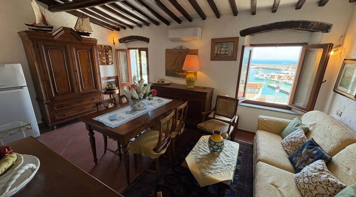 30fb8e4f-293b-474a-843a-3a1989c2cfa3