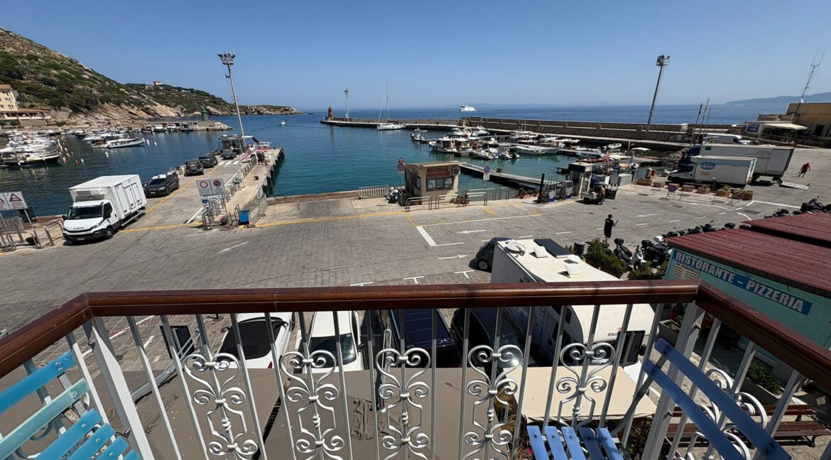 3ab1d80b-31dd-4df9-b865-602b65d20e79