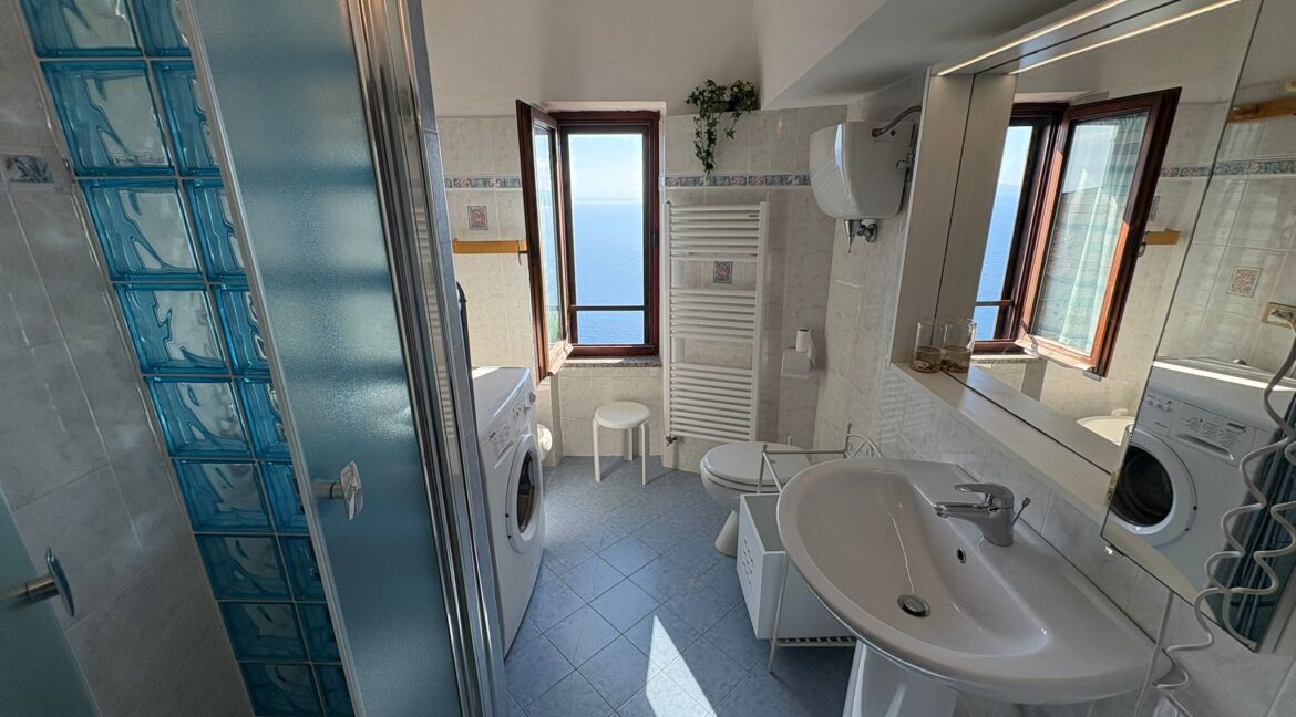 72f7e8b3-49d5-4b6d-81e2-0e20f4629395