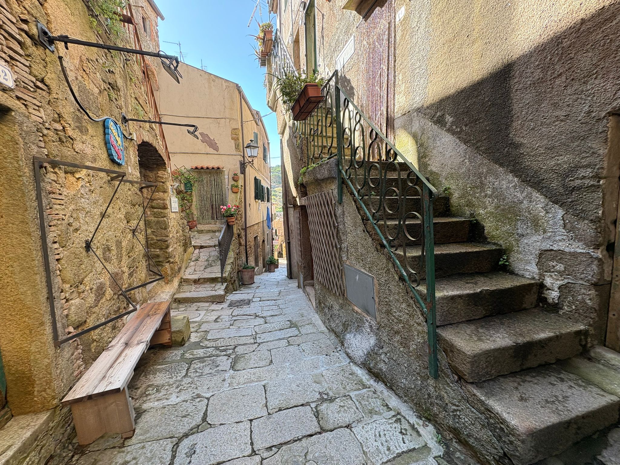 BILOCALE rif. CONCHIGLIE – IL FASCINO AUTENTICO DI GIGLIO CASTELLO